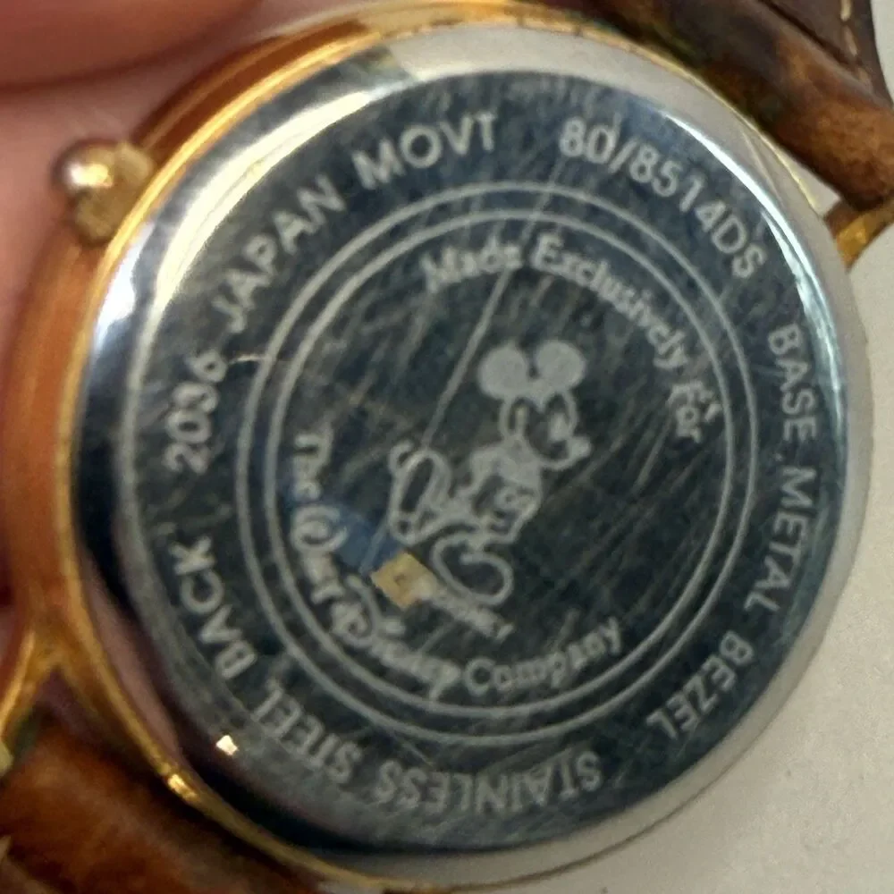 VTG Disney Gold Tone 32mm Watch Mickey Minnie Donald Goofy Chip & Dale Lthr EUC